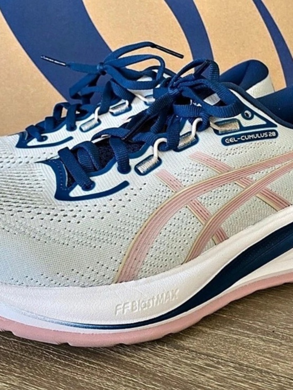 ASICS GEL-CUMULUS 28 Women's Wide Athletic Shoes White & Pink US 8 D